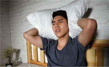 提醒：女性经常失眠，可能是体内缺少2种维生素，记得补充